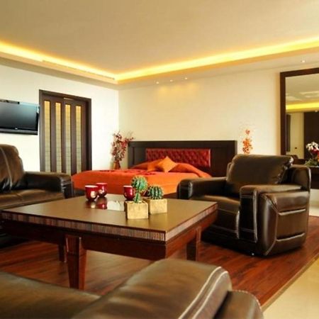 Hollywood Inn Boutique Hotel Jounieh Exterior foto