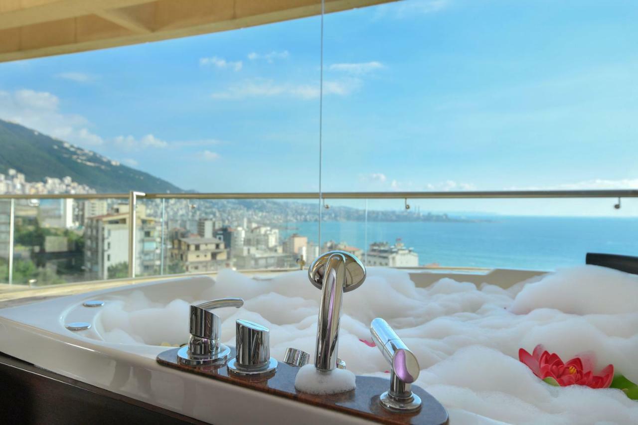 Hollywood Inn Boutique Hotel Jounieh Exterior foto