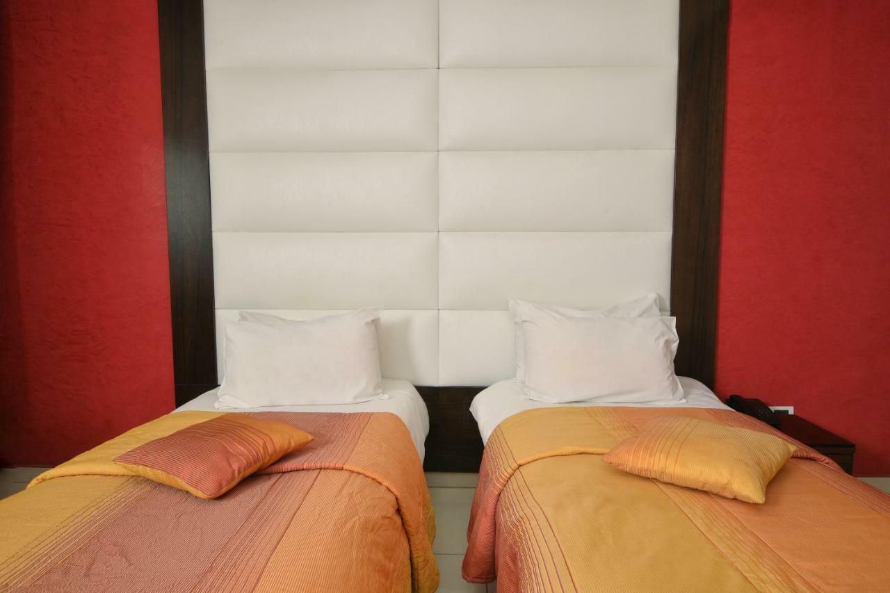 Hollywood Inn Boutique Hotel Jounieh Exterior foto