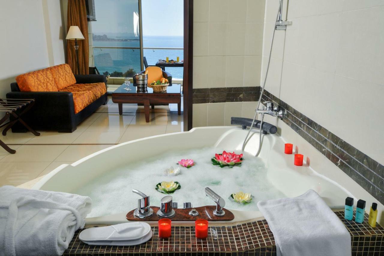Hollywood Inn Boutique Hotel Jounieh Exterior foto