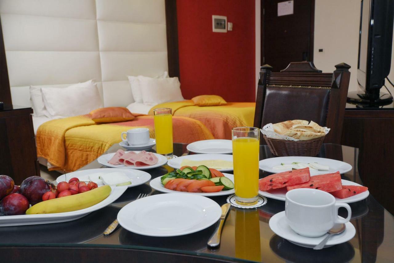 Hollywood Inn Boutique Hotel Jounieh Exterior foto