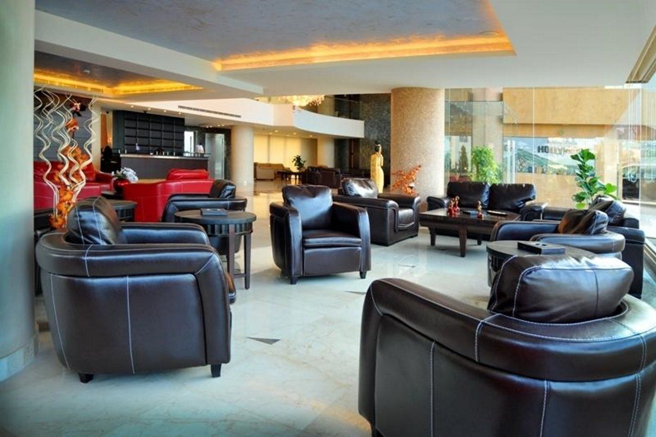 Hollywood Inn Boutique Hotel Jounieh Exterior foto